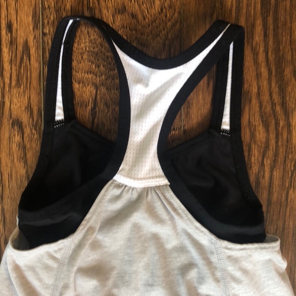 Nike Dri Fit x/small tank top with built in bra - Picture 4 of 6